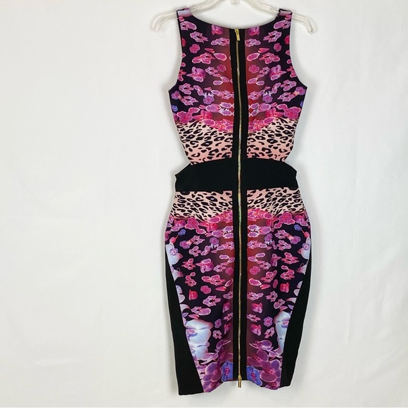 Celeb Boutique Kenta - Lilac Cut-Out Bodycon Graphic Print Dress Size M (6-8) - Picture 3 of 10